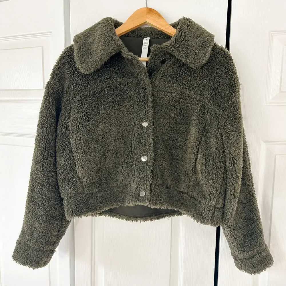 NWOT Lululemon Textured Fleece Button Jacket Dark Olive Sherpa Size 6 - Picture 2 of 9